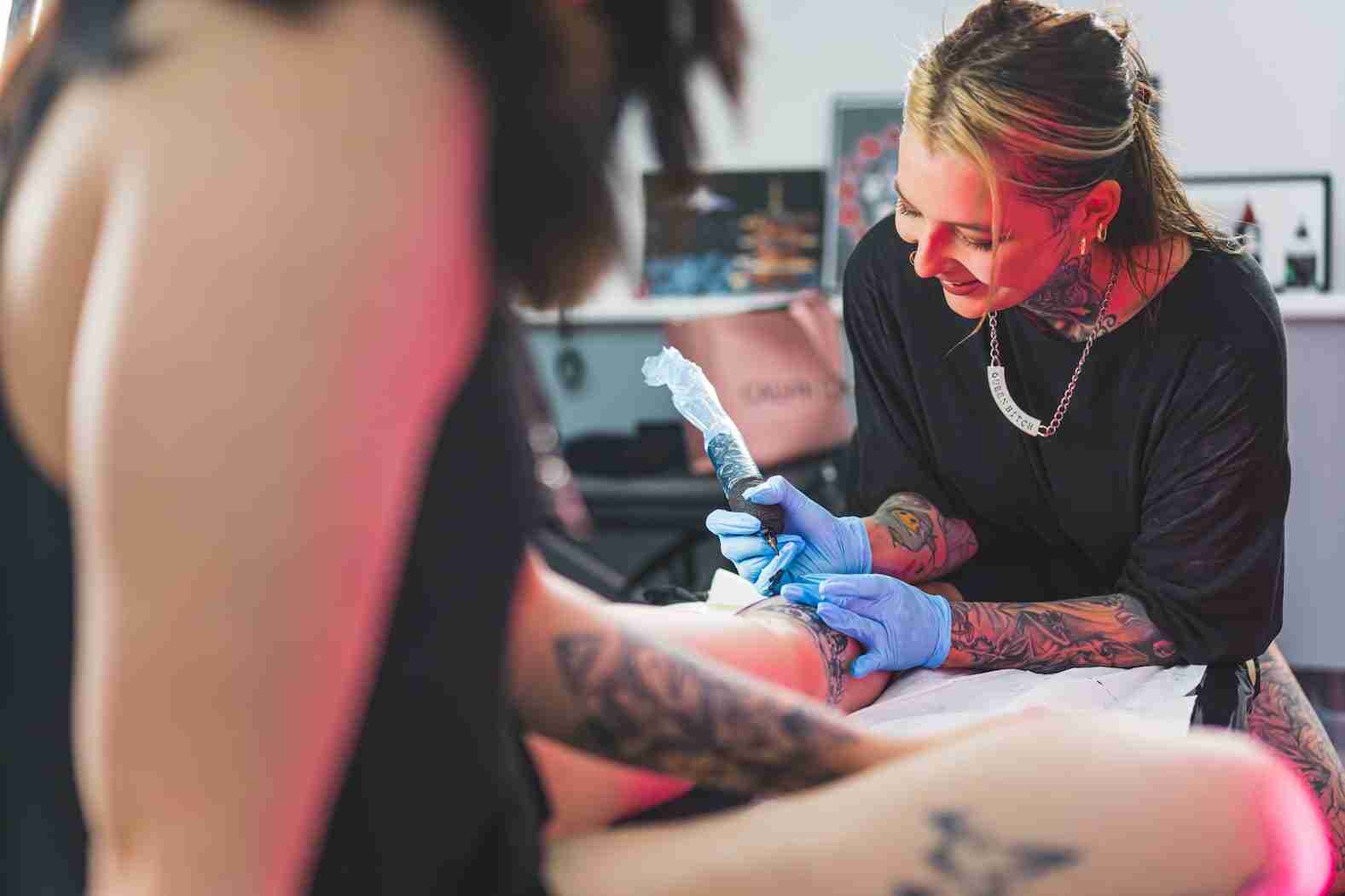 Quelles démarches pour ouvrir un salon de tatouage 